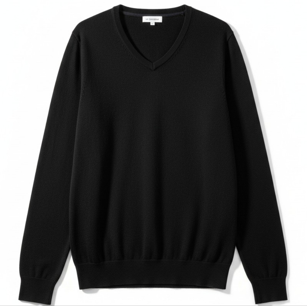 Le Château Men’s Black V-Neck Sweater Small Classic Knit